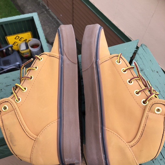 Vans - Picture 3 of 5